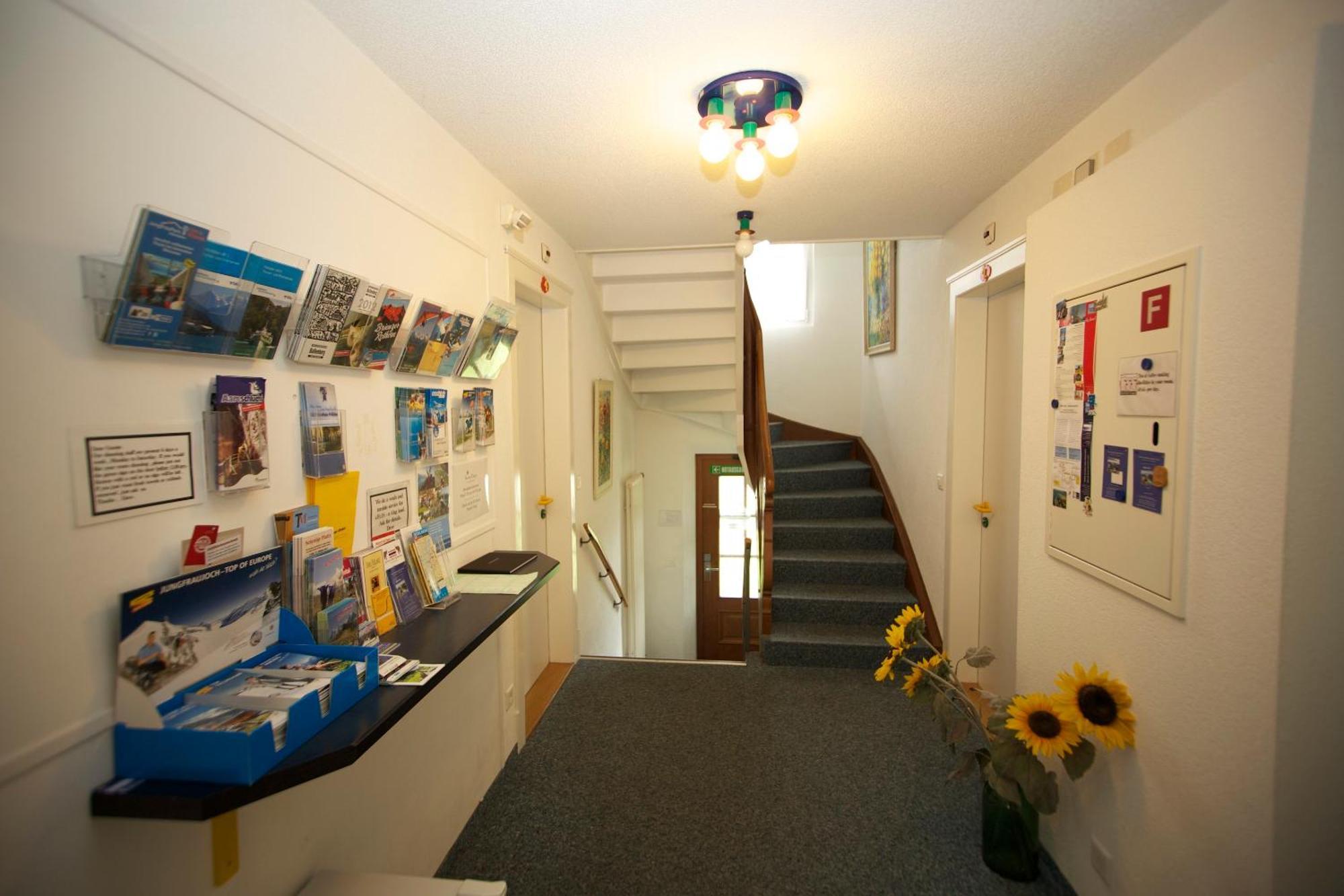Adventure Guesthouse Interlaken Unterseen Zewnętrze zdjęcie